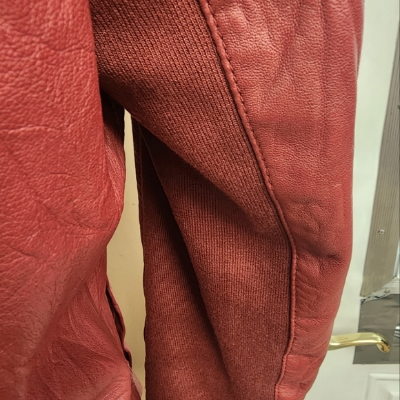 CIGNO NERO Ladies Leather Jacket SIZE 40 Fitted Zip Crop Jacket.Like new - Picture 3 of 11